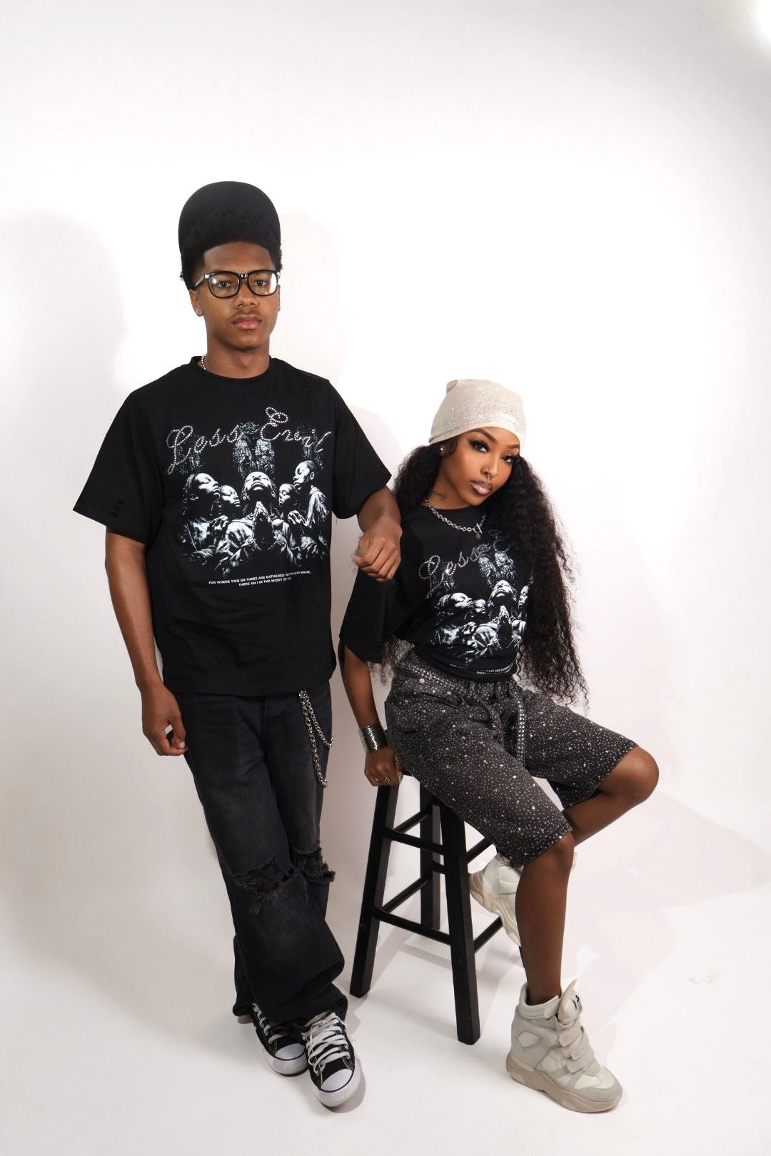 Praying sisters T Shirt