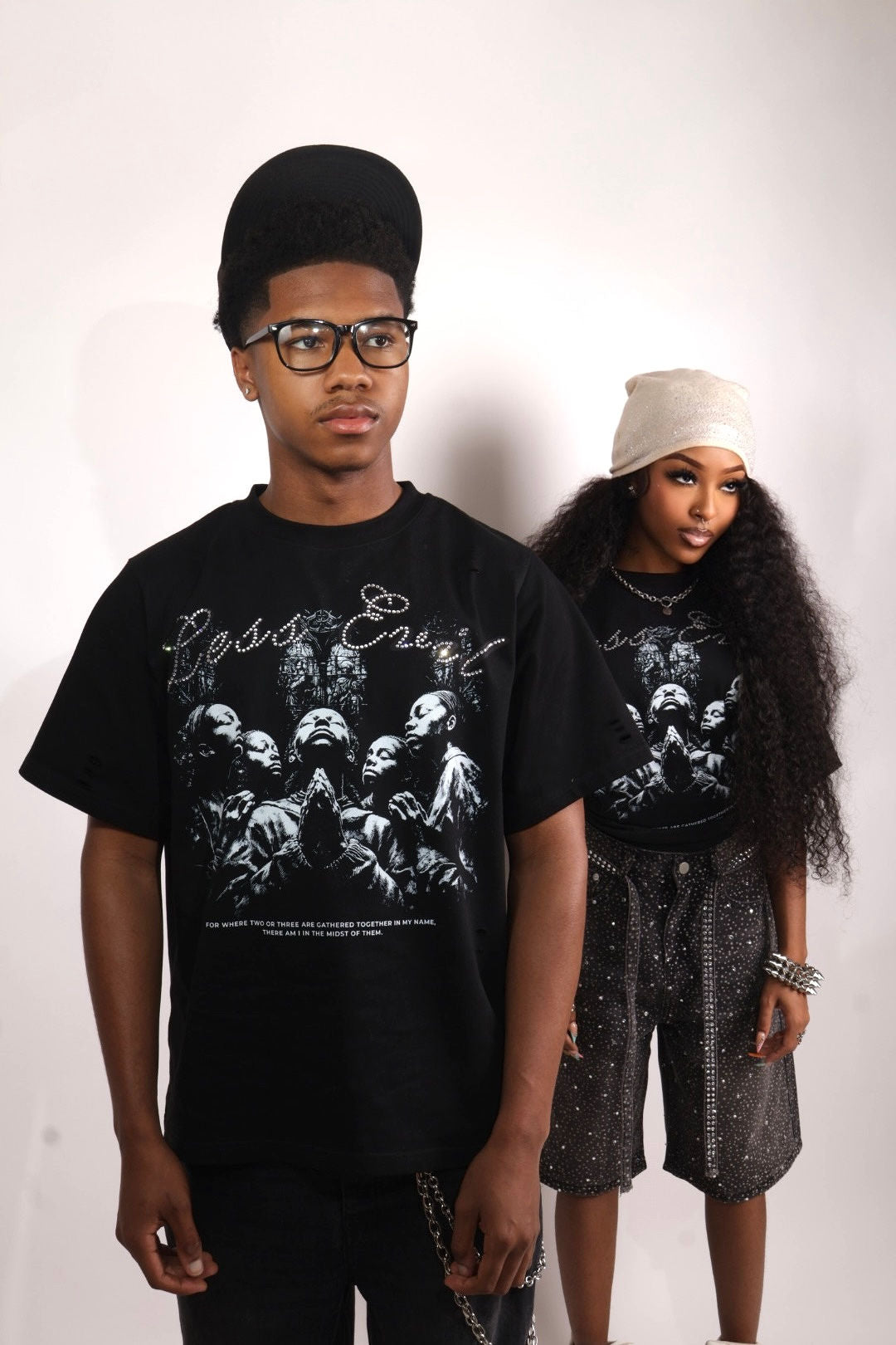 Praying sisters T Shirt